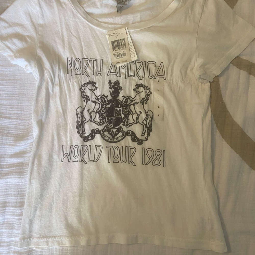 Guess world tour shirt NWT size L